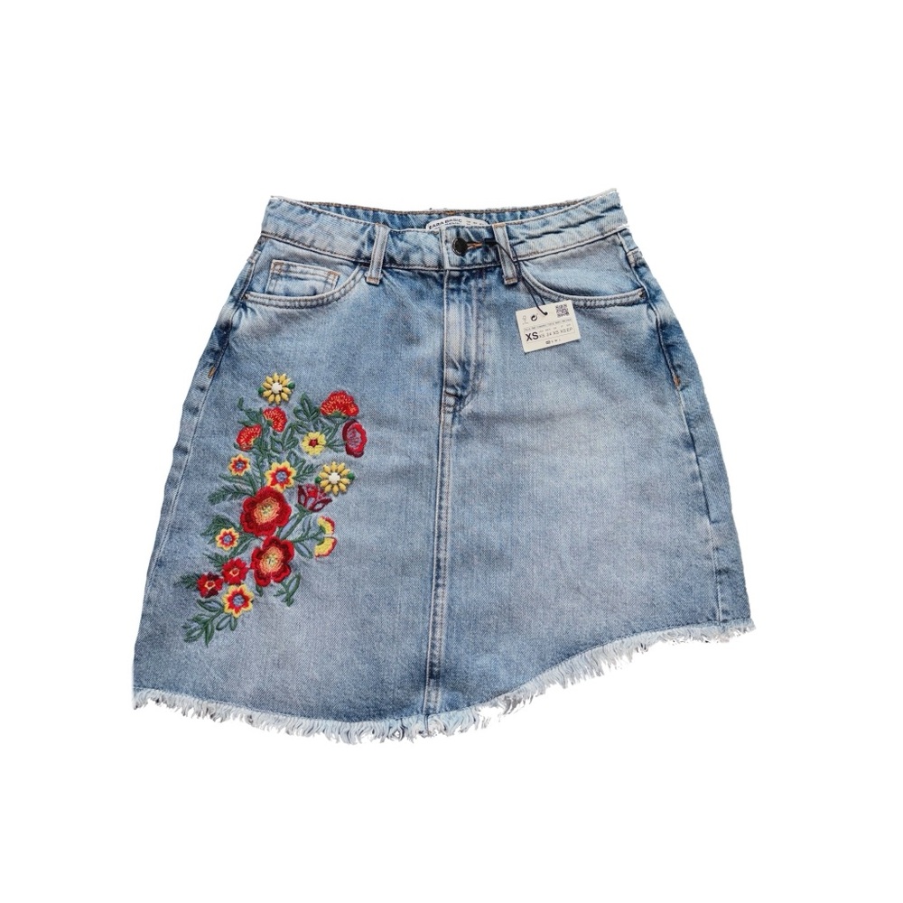 Zara Red and Green Embellished A-Line Mini Skirt